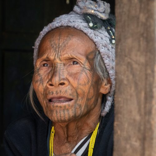 Las mujeres de cara tatuada de Birmania